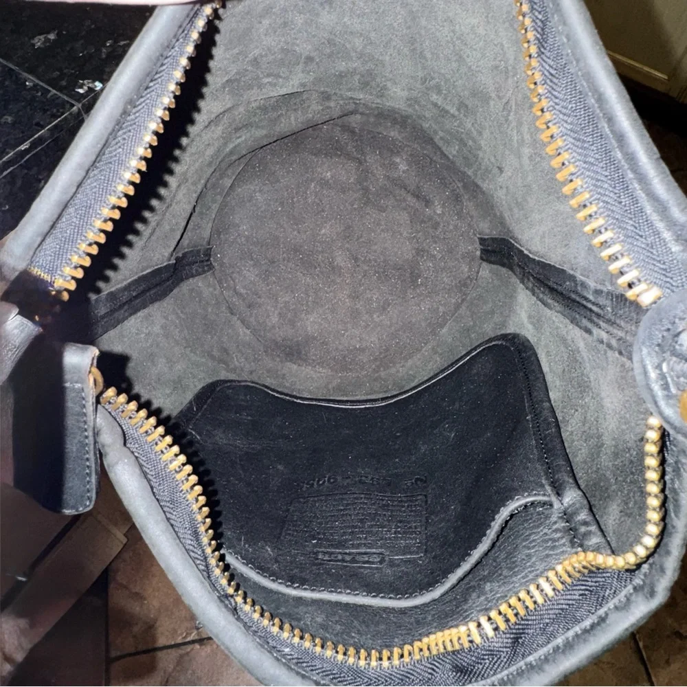 Coach 1993 Helen Berg's Legacy Bucket Bag - Black Glove-tanned leather & brass - Picture 13 of 16
